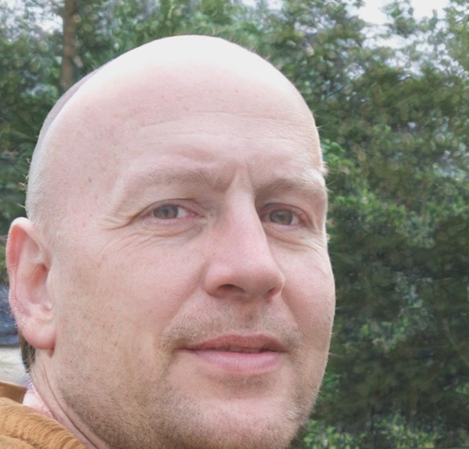 Consilier financiar Adrian Petrișor